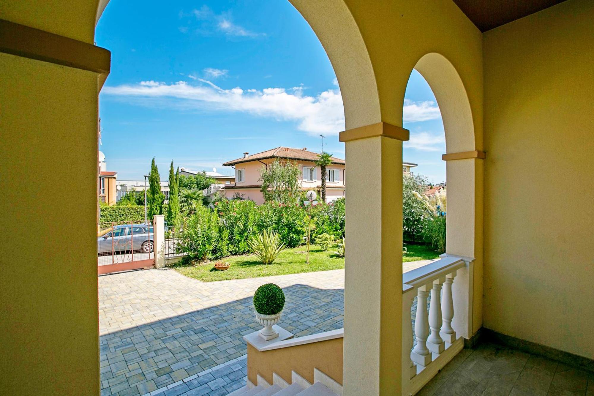 Villa Mimosa - Appartamento 1 - Happy Rentals Desenzano del Garda Exterior foto
